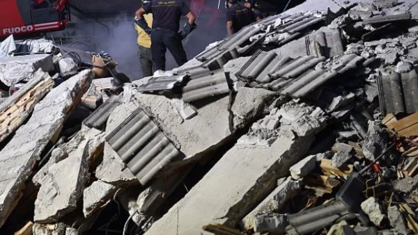 Срутилият се блок в Истанбул взе още жертви