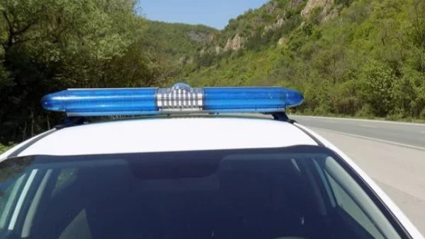 Актьорът и водещ от БНТ Цветан Николов катастрофира, карал пиян