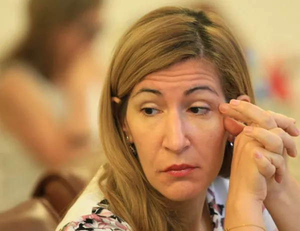 Ангелкова завежда дело за клевета срещу бившия зам.-министър на туризма