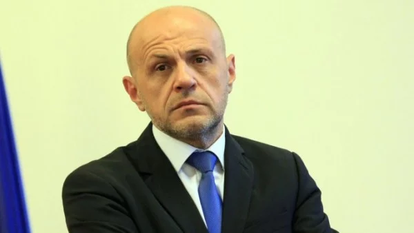 Най-лесно е да мразим чиновника 