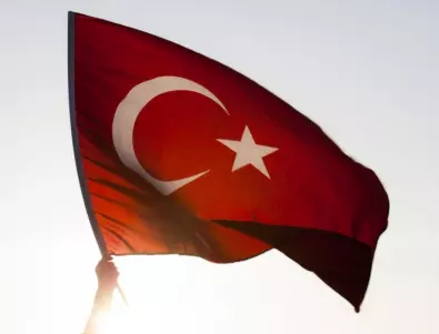 Истанбул: 30 загинали след употреба на чист спирт 