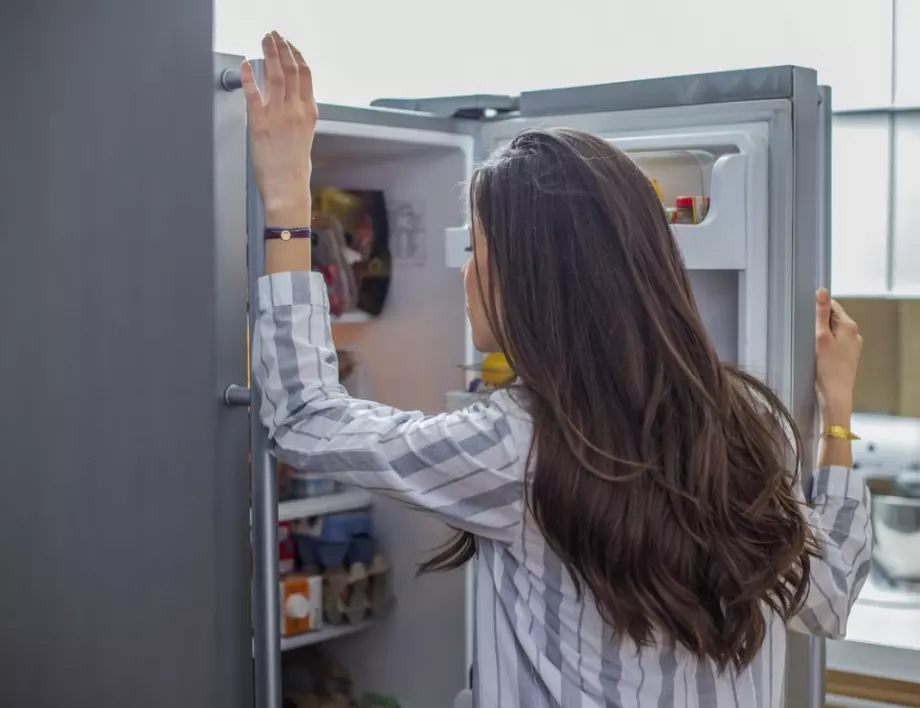 Бабини хитрини: Как да прогоним лошата миризма от хладилника
