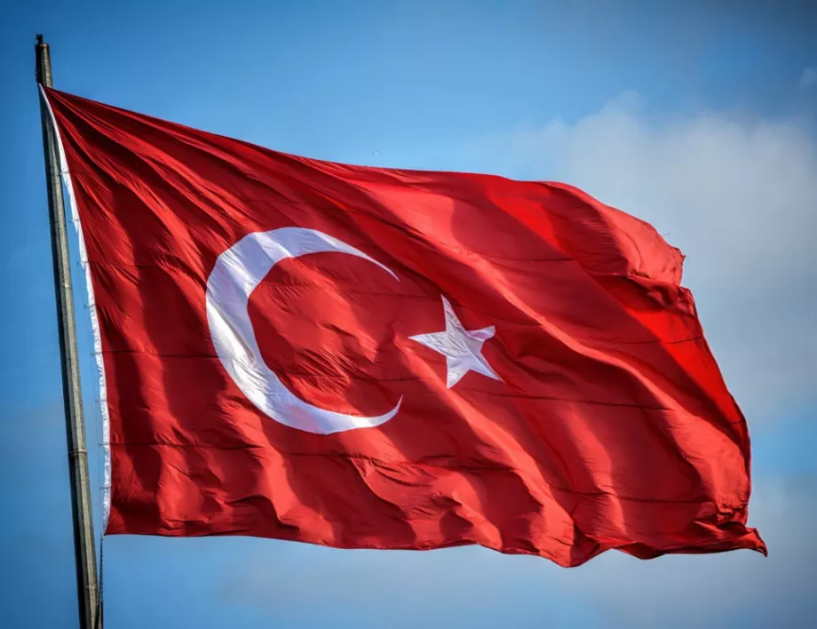 Турският съд реши да освободи петима журналисти от популярен вестник 