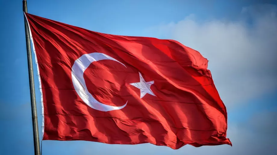 Турция издаде заповеди за ареста на 304 военни 