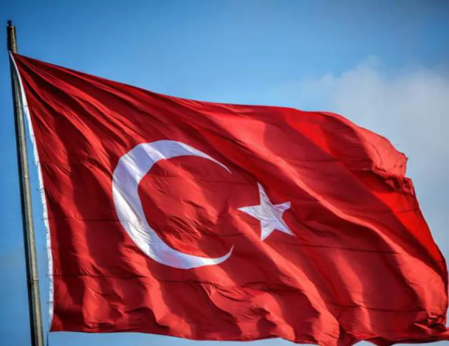 Турция ще продължи сондажите за газ край Кипър 
