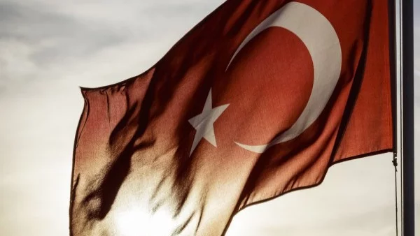 В Турция арестуваха 200 души за незаконни парични преводи в чужбина