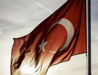 Турция реагира на позицията на Макрон за арменския геноцид