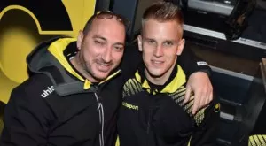 {{ otherArticle[0].article.title }}