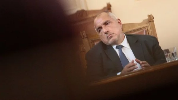 "Борисов 3" или "Златните момчета 4"? Кой управлява България?