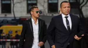 Бивш бос на Сантос: Платих на бащата на Неймар през 2006-а, за да не отиват в Реал