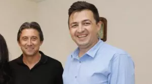 {{ otherArticle[0].article.title }}