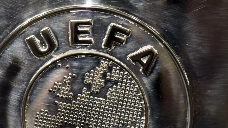 УЕФА държи първенствата да приключат, предварителното прекратяване застрашава евроучастниците