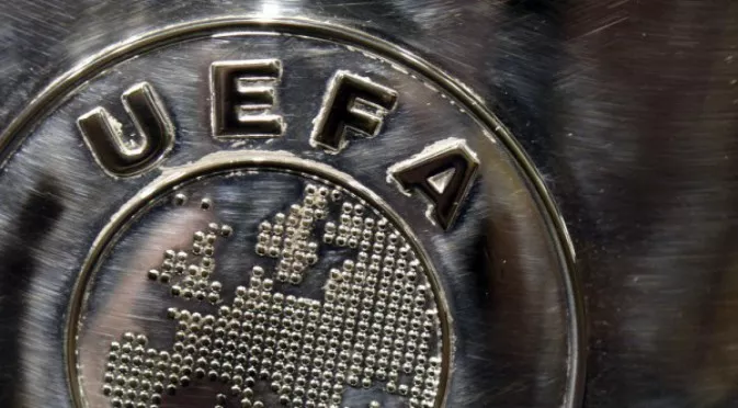 УЕФА готви наказания за АЕК и Аякс след ексцесиите