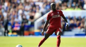 Садио Мане изненада всички как чисти тоалетна в джамия (ВИДЕО)