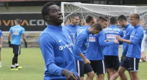 {{ otherArticle[0].article.title }}