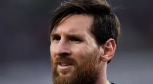 ВИДЕО: Лео Меси показа нов номер с бутилка