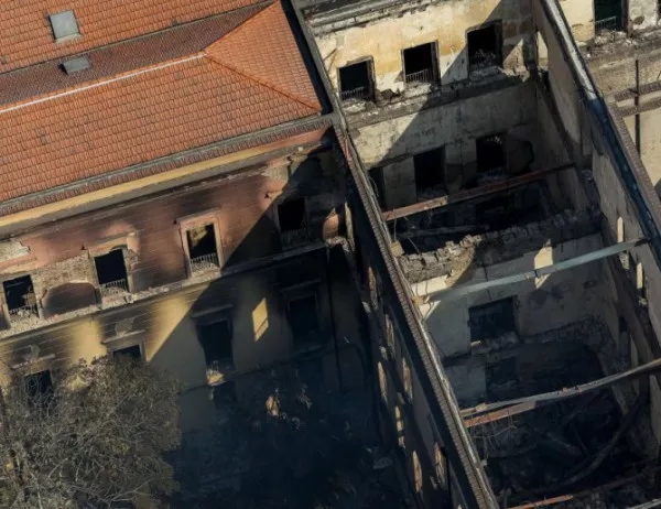 Пожарът в Националния музей на Бразилия е унищожил 90% от колекцията му (СНИМКИ)