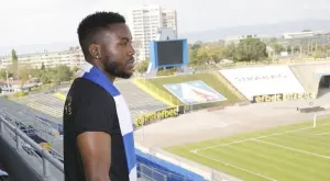 {{ otherArticle[0].article.title }}