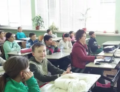 Не достигат ученици за попълване на 17 паралелки в Асеновградско