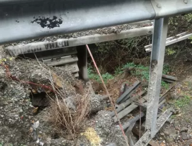 Заплаха за гражданско неподчинение заради опасен мост по пътя към Калотина