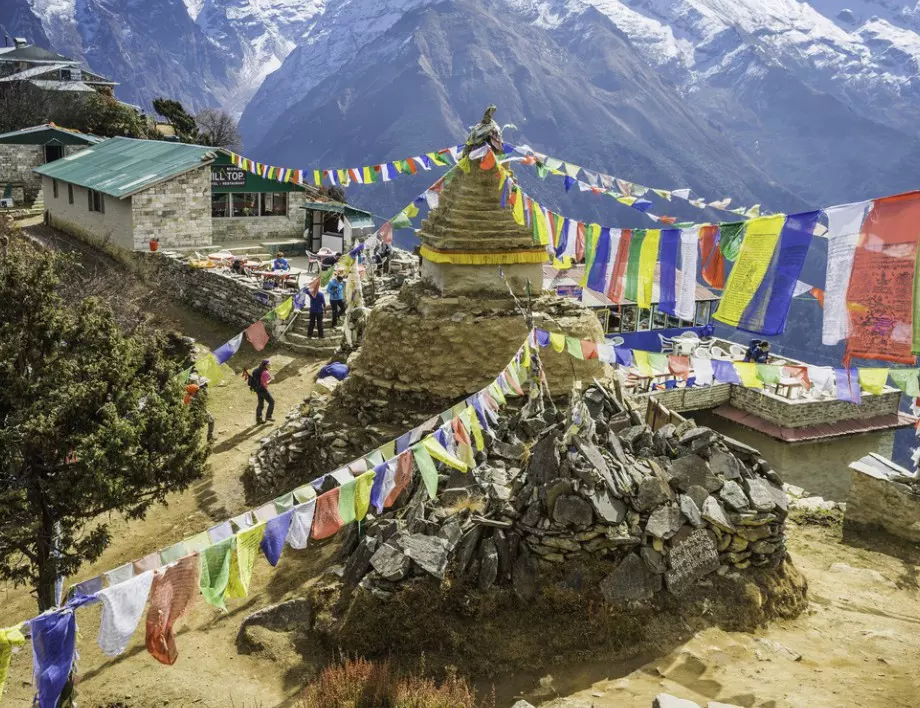 14 поклонници загинаха при инцидент в Непал, сред тях има деца 