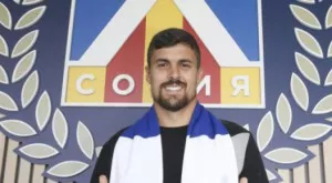 {{ otherArticle[0].article.title }}