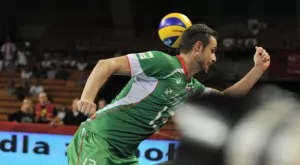 {{ otherArticle[0].article.title }}