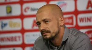 {{ otherArticle[0].article.title }}