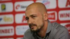 {{ otherArticle[0].article.title }}