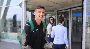 {{ otherArticle[0].article.title }}