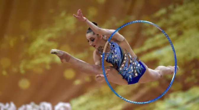 Без медали за българските гимнастички на обръч и топка