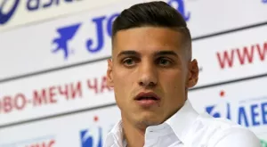 {{ otherArticle[0].article.title }}