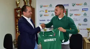 {{ otherArticle[0].article.title }}