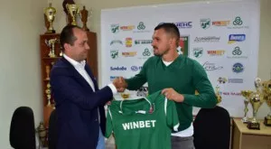 {{ otherArticle[0].article.title }}