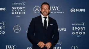 {{ otherArticle[0].article.title }}