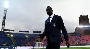 Балотели отново изуми с начина си на радване след отбелязан гол (ВИДЕО)