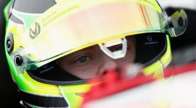 Тим от Формула 1 иска да подпише със сина на Шумахер