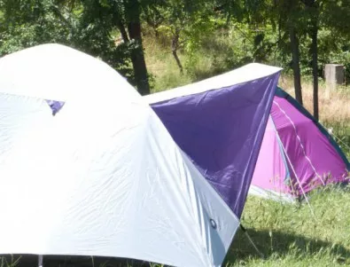 Деца ще спят на палатки в безплатно 
