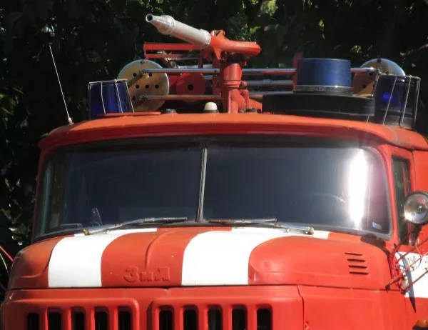 Символите на новата българска политика трябва да бъдат пожарната кола и изтребителят