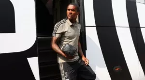 Фаул, замахване, удар без топка, плюене в лицето - най-доброто от Дъглас Коща срещу Сасуоло (ВИДЕО)