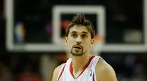 В мача на звездите в Русия на терена ще "играят" Супер Марио и певицата Земфира