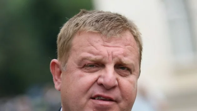 Каракачанов: Политиците не бива да се месят в БНР