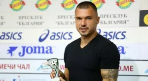 {{ otherArticle[0].article.title }}