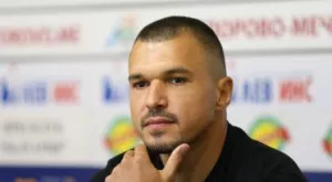 {{ otherArticle[0].article.title }}