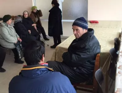 Стотици килограми храни събраха асеновградчани в помощ на възрастни хора