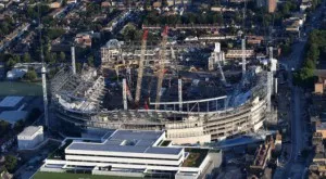 Ужас в Тотнъм! Наркомани и пияници строят новия стадион на "шпорите"