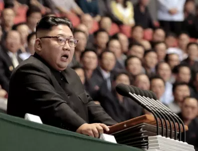 Дронове и балистични ракети от ново поколение: Северна Корея показа мощ с грандиозен парад (ВИДЕО)