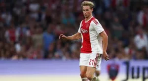 Барселона е близо до споразумение за Де Йонг 