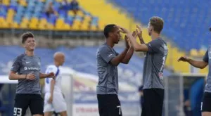 {{ otherArticle[0].article.title }}