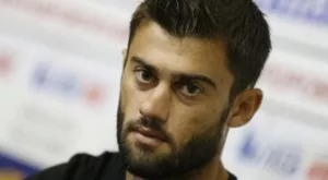 {{ otherArticle[0].article.title }}